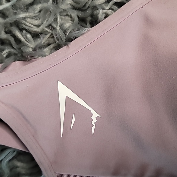 🦈 Women's Mauve Gymshark Bra! - Picture 2 of 6